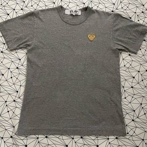 Comme Des Garçons PLAY Crewneck Gold Heart Short Sleeve T-Shirt in Gray Size M